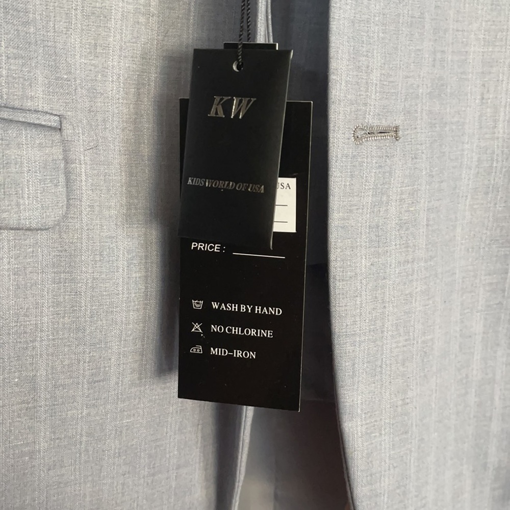 Suit - Picture 4 of 12